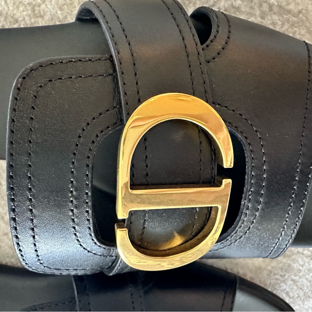 Dior 30 Montaigne slides - Picture 3 of 10